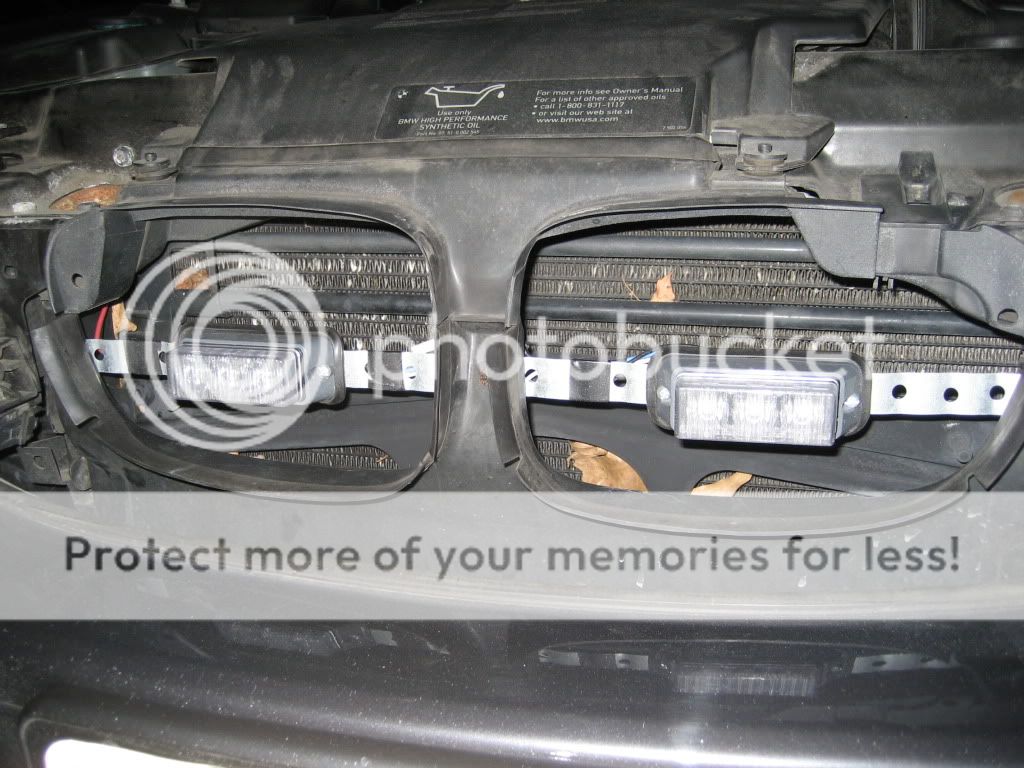 e46 330ci with flashing lights and a police horn...